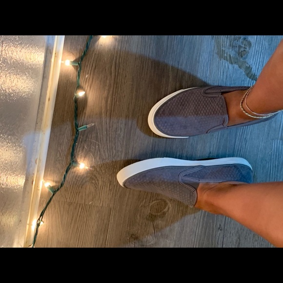 Casual Slip-On Sneakers - Picture 2 of 5